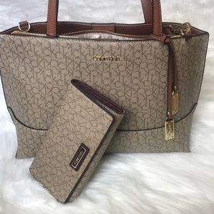 NWT Calvin Klein Purse and Wallet Clutch
